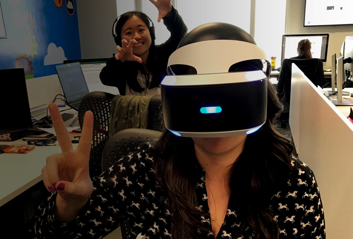 An Oliver team member working on innovative concepts through Virtual Reality An Oliver team member working on innovative concepts through Virtual Reality